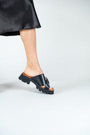 Papuci dama piele naturala neagra cu talpa groasa