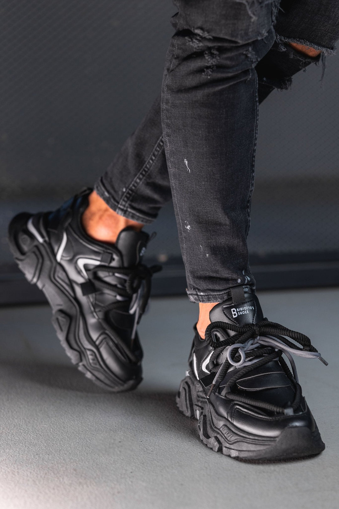 Urban Rider VX10 Adidași Negri Bărbați - Design Robust & Confort