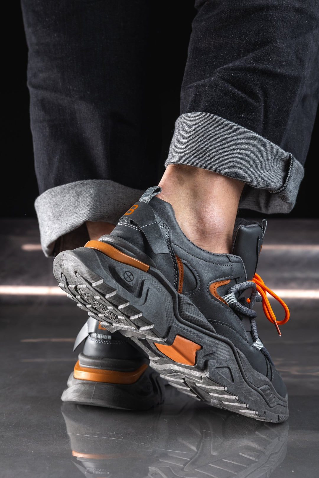 Urban Striker VX10 Adidași Gri Bărbați - Stil Modern & Accente