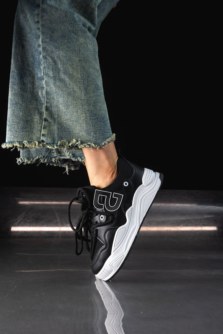 Elevate Black LX10 Adidași Femei - Design Alb-Negru & Stil Modern