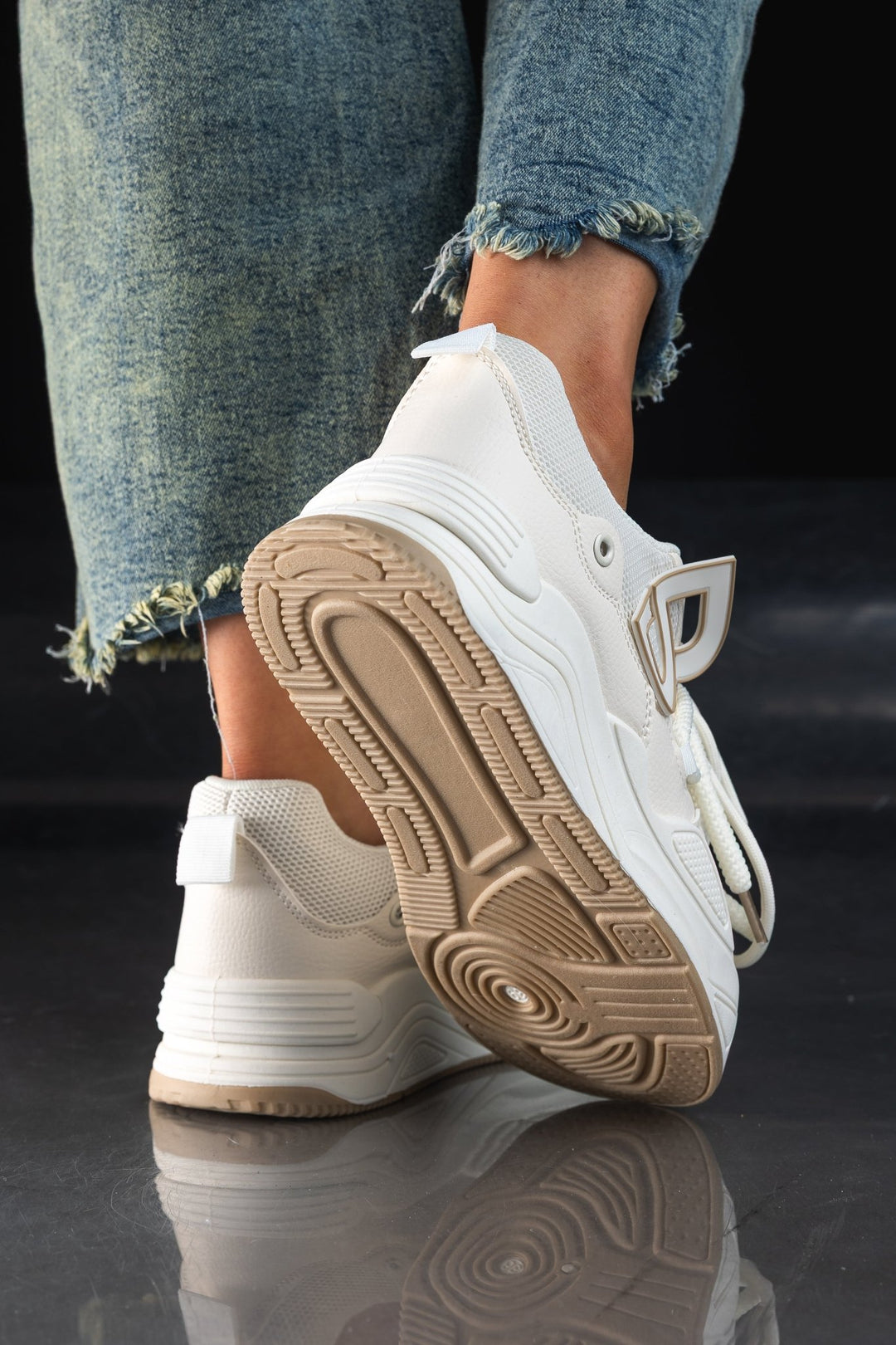 Elevate Ivory LX10 Adidași Bej Femei - Design Minimalist & Confort