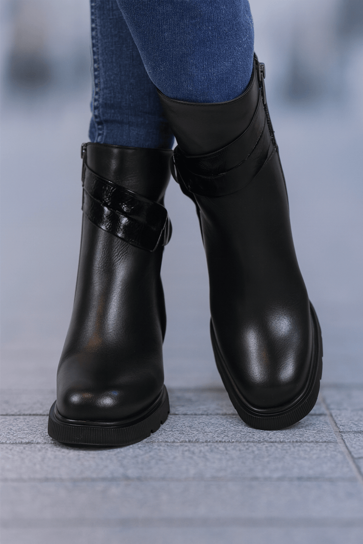 Botine cu Toc din Piele Negre cu Accesoriu - ARKOGhete damaBigiottos Shoes