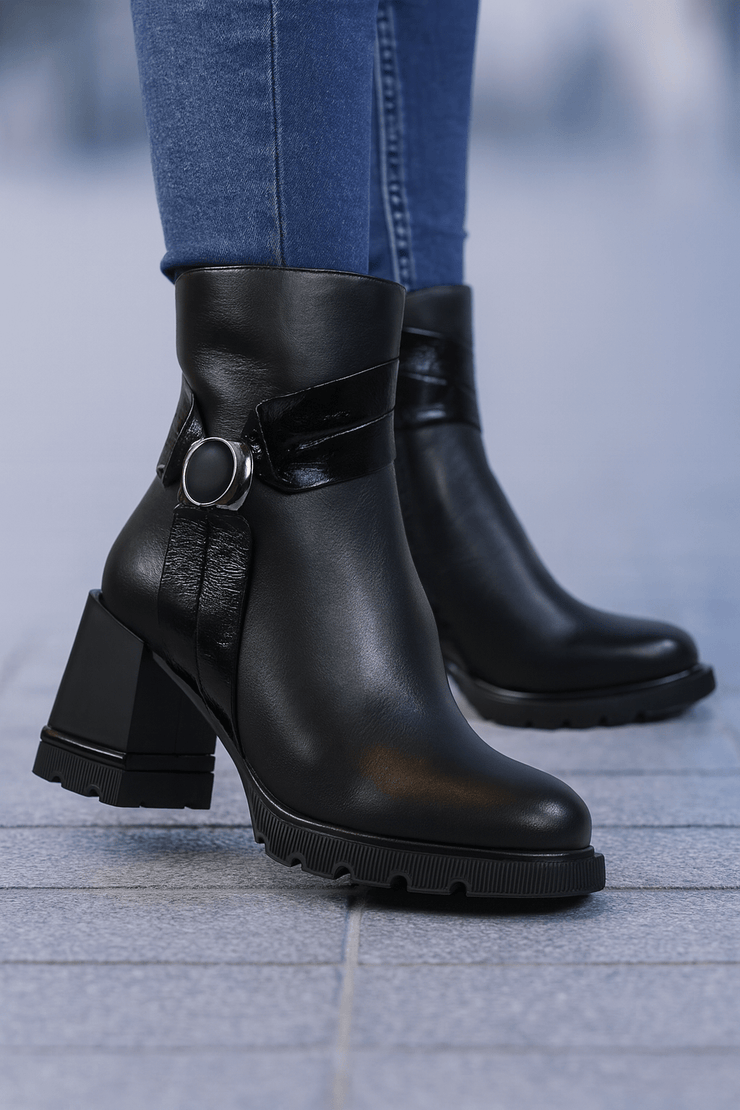 Botine cu Toc din Piele Negre cu Accesoriu - ARKOGhete damaBigiottos Shoes