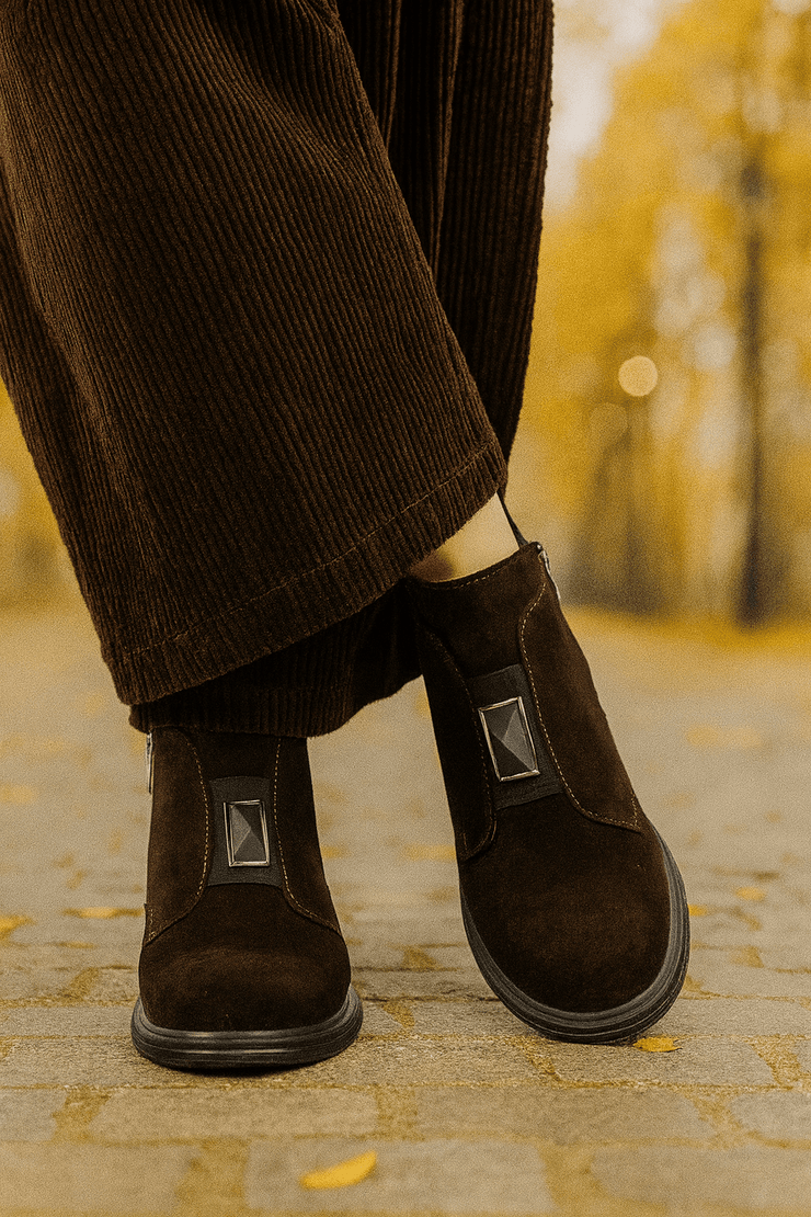 Ghete Casual Dama din Piele Intoarsa Maro cu Accesoriu - FENYGhete damaBigiottos Shoes