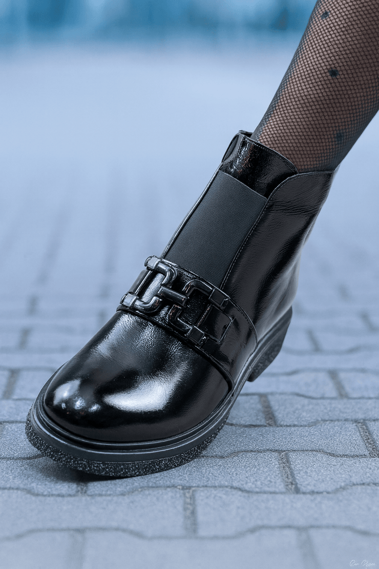 Ghete Casual Dama din Piele Lac Negre cu Accesoriu - ELIGhete damaBigiottos Shoes