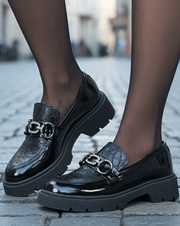 Pantofi Casual din Piele Lac Negri cu Accesoriu - ELEZPantofi casual damaBigiottos Shoes