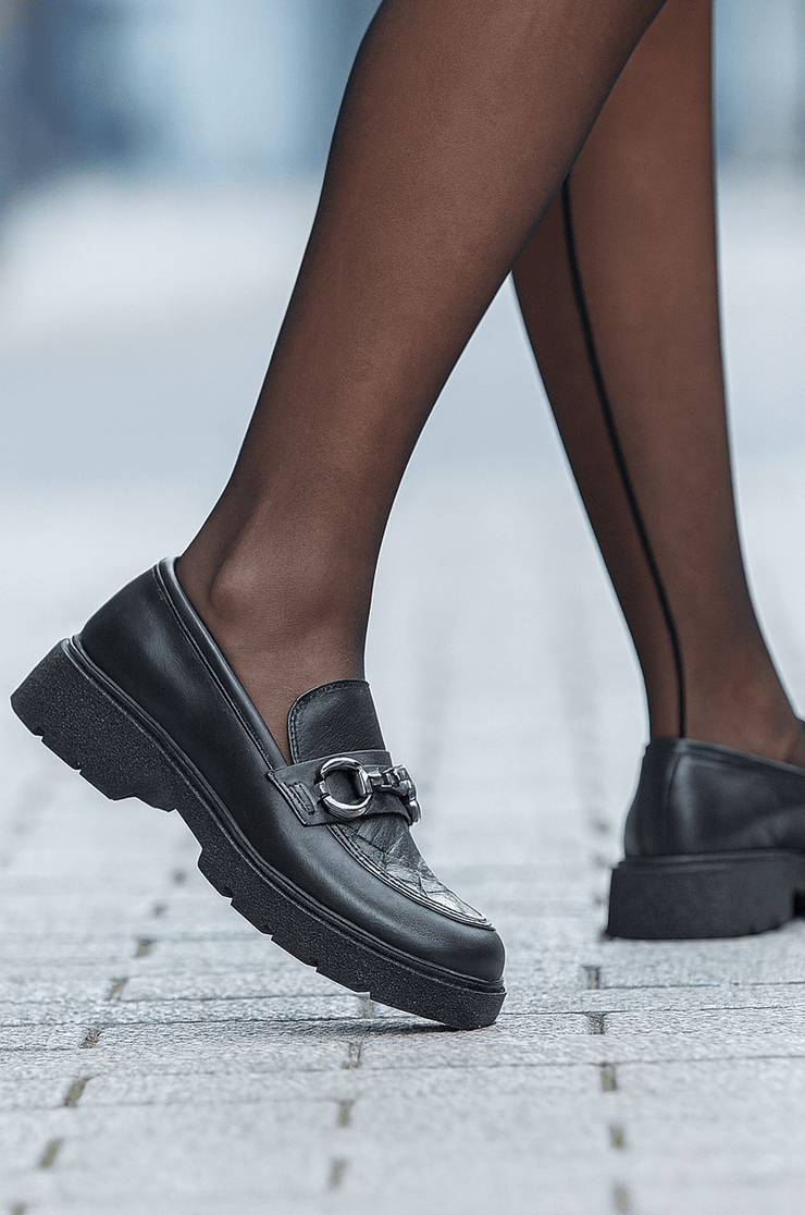 Pantofi Casual din Piele Negri cu Accesoriu - ELYAPantofi casual damaBigiottos Shoes