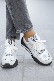 Pantofi Sport Dama din Piele Albi cu Print - ZINAPantofi sport damaBigiottos Shoes