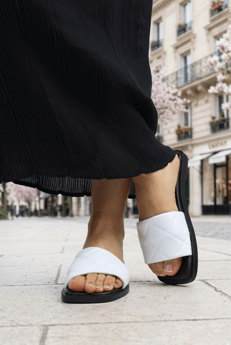 Papuci Dama din Piele Alba si Talba Neagra - BYFF – Bigiottos Shoes