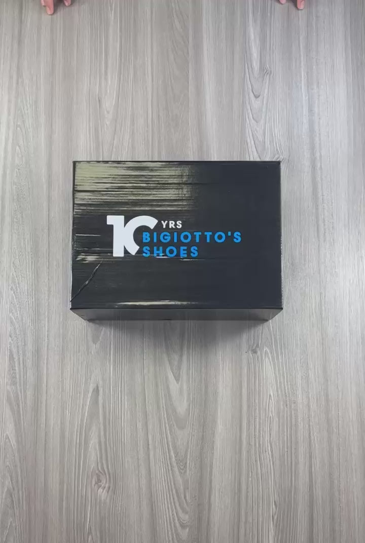 Adidasi Barbati – Urban Striker VX10