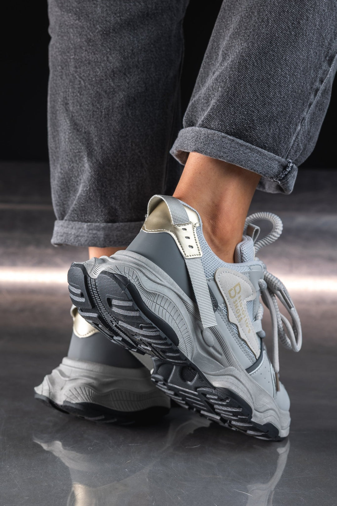 Elevate Steel G10 Sneakers Dama - Design Gri Metalic & Confort
